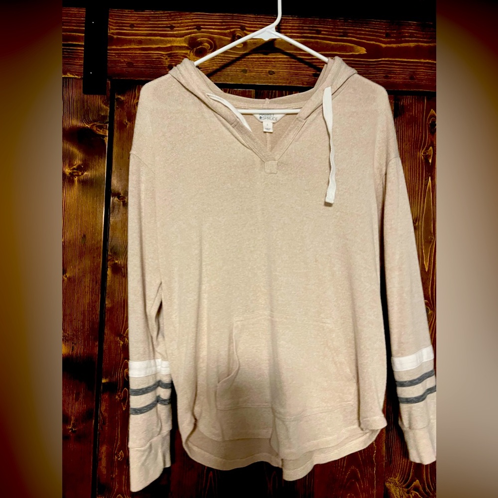 Size medium womens hooded long sleeve